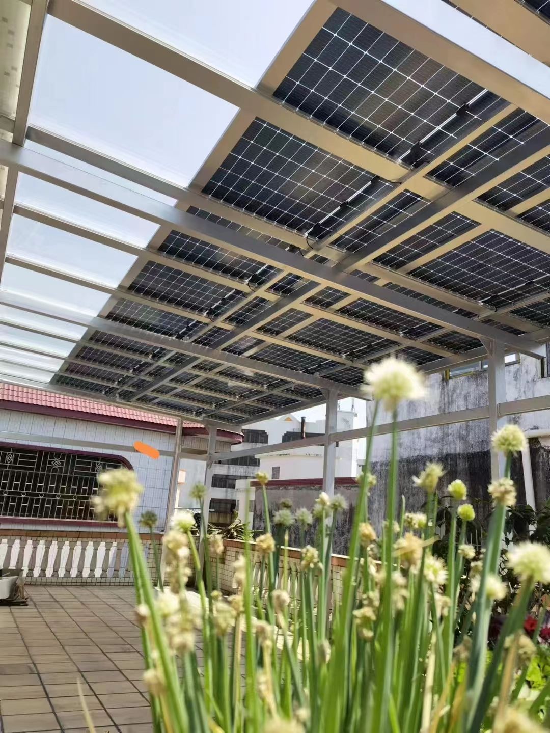 柳州别墅家用屋顶太阳能发电系统安装